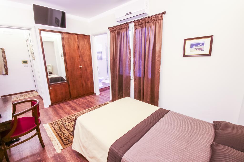 רג'יו די קאלאבריה 96 Guest House חדר תמונה